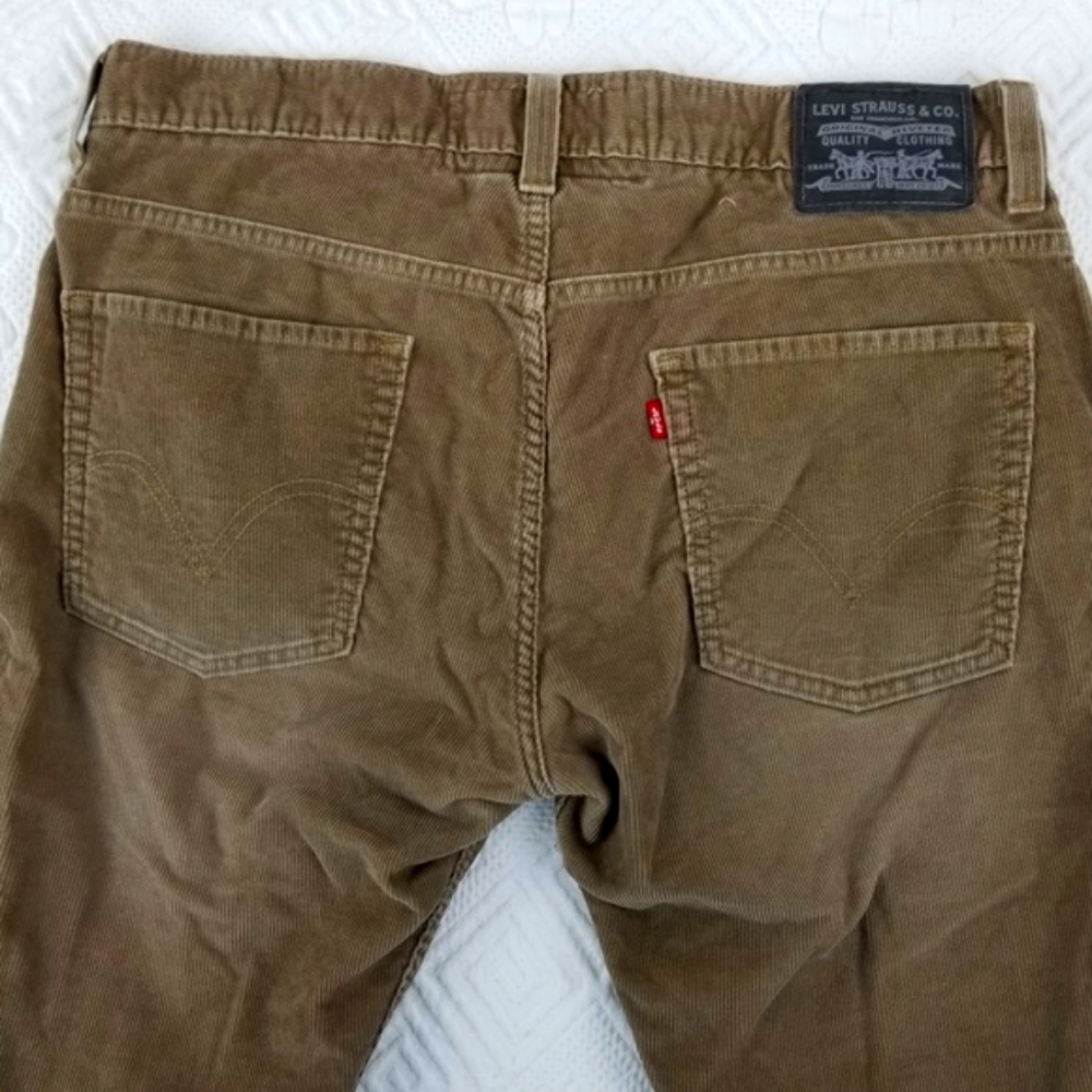 LEVI'S SHORTS - Picture 2 of 7